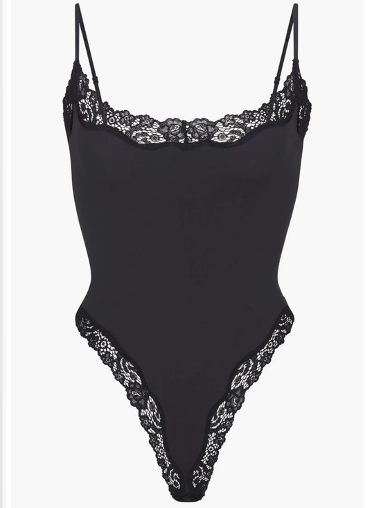 SKIMS Tops - NWT SKIMS Fits Everybody Lace Cami Onyx Lace-Trim Bodysuit Sz S